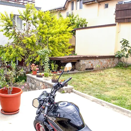 Bohemian Spirit, Homestay